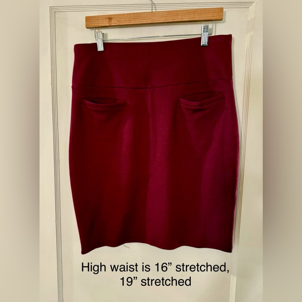 Snag Tights burgundy pencil skirt